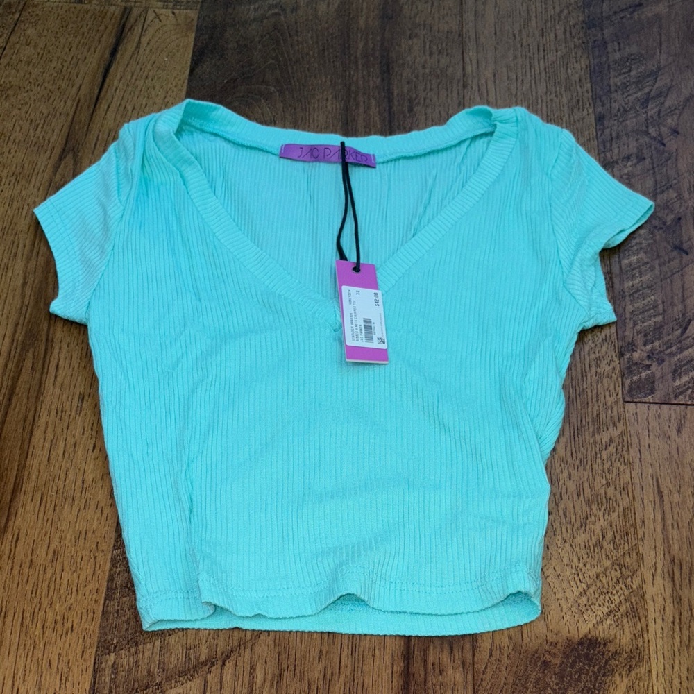 NWT Jac Parker Women’s Honeydew Ribbed V Neck Cropped Tee Size XS